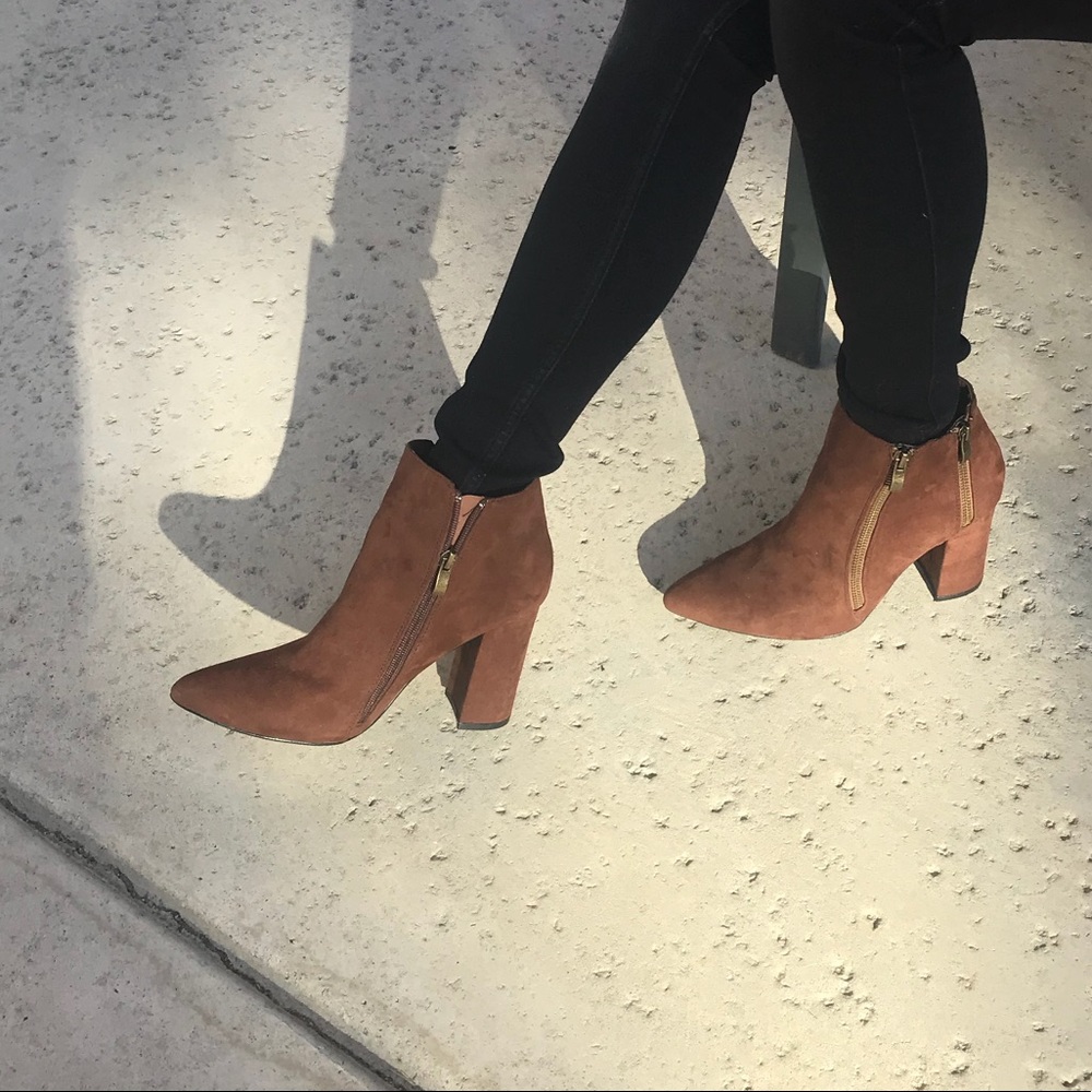 HALF OFF BOOTIES